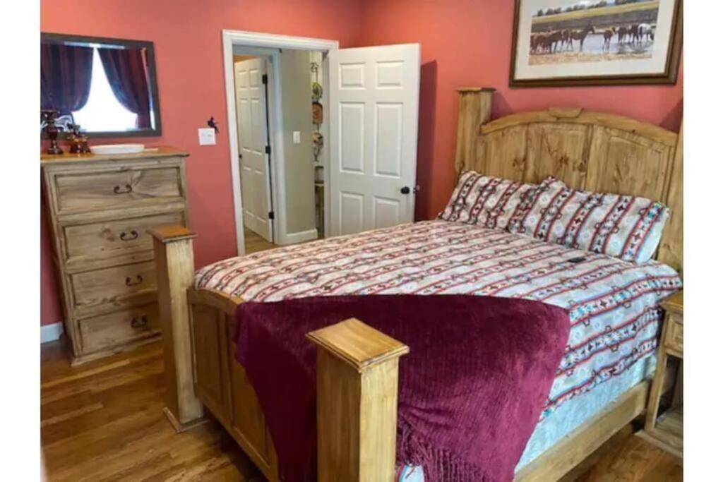 Stockyards!-1 Block Away ! Cowboy Sleeps 9 Ferienhaus Fort Worth