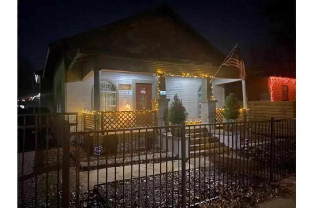 Ferienhaus Stockyards!-1 Block Away ! Cowboy Sleeps 9 Fort Worth