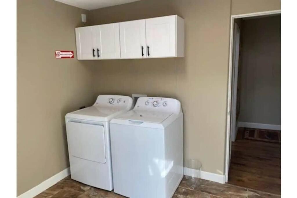 Stockyards!-1 Block Away ! Cowboy Sleeps 9 Ferienhaus *